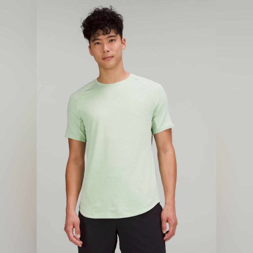 Lululemon Drysense Training Short Sleeve Shirt
Heathered Creamy Mint